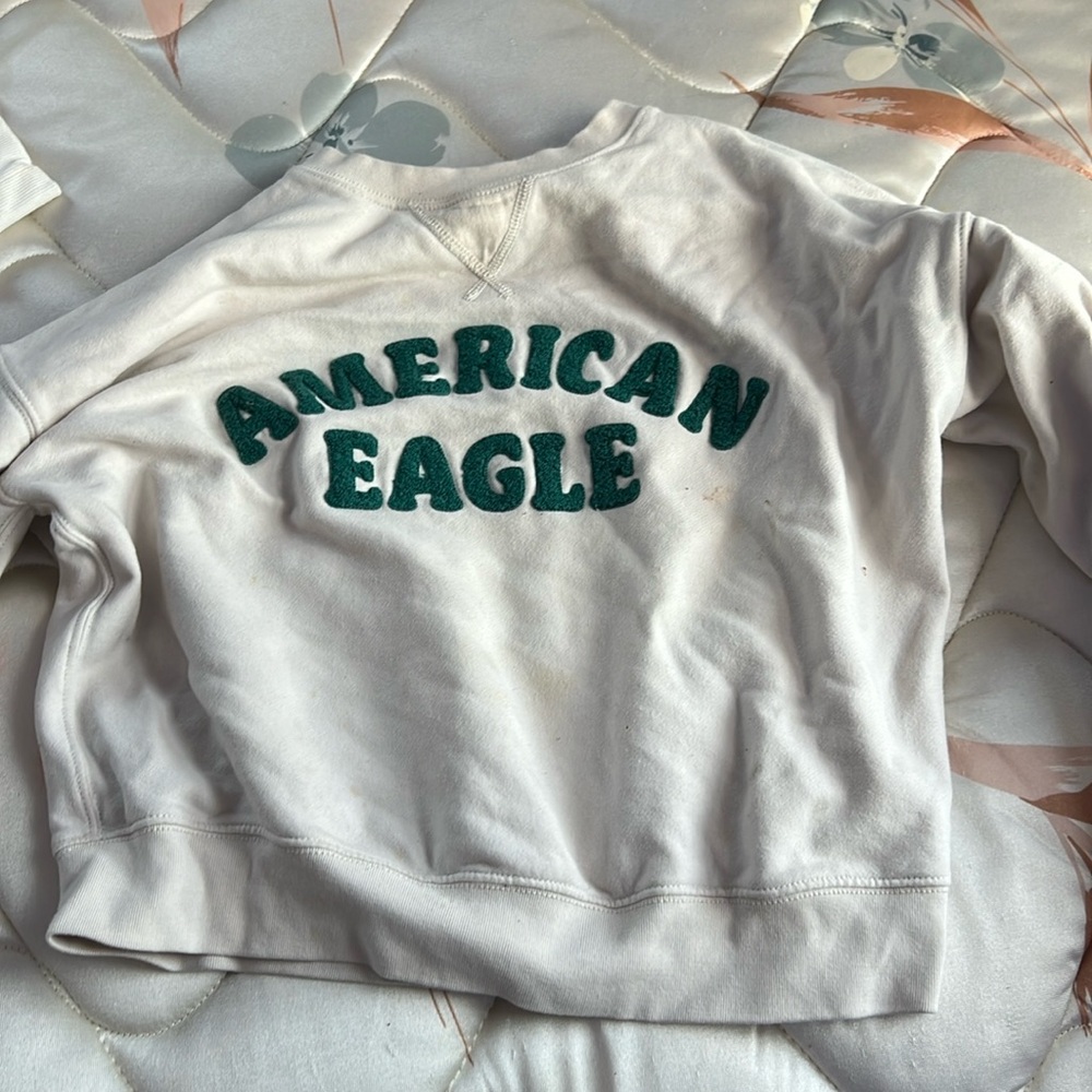 American eagle sweatshirt green lettering